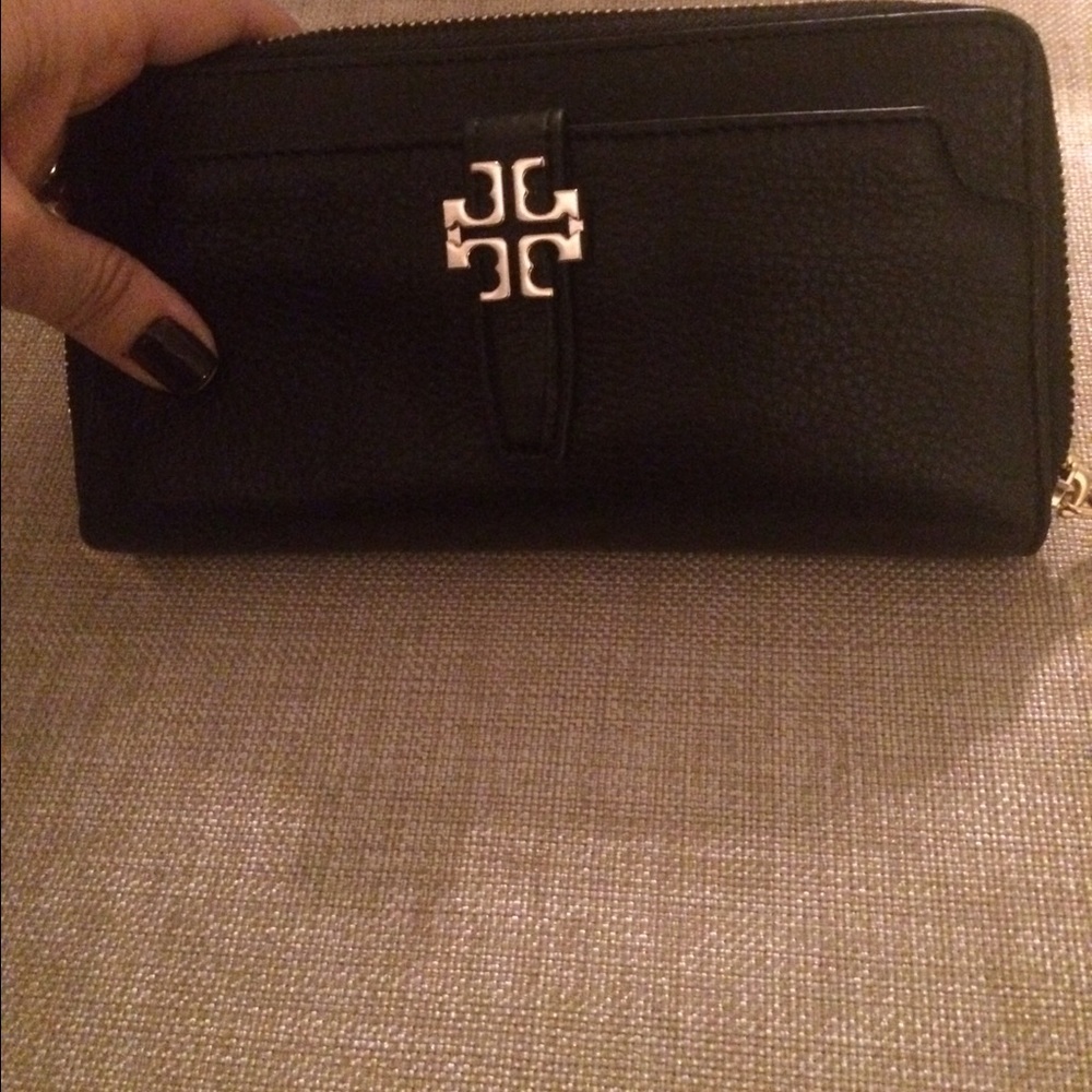 Tory Burch wallet